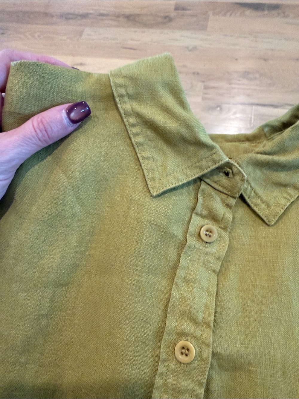 Madewell Short-Sleeve Button-Front Cropped Linen Shirt in Pistachio Green - Picture 7 of 7